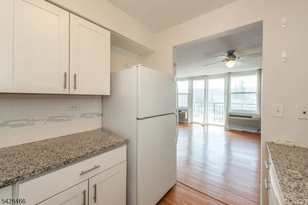 $2,550 | 300 Main Street, Unit 415, Little Falls, NJ 07424