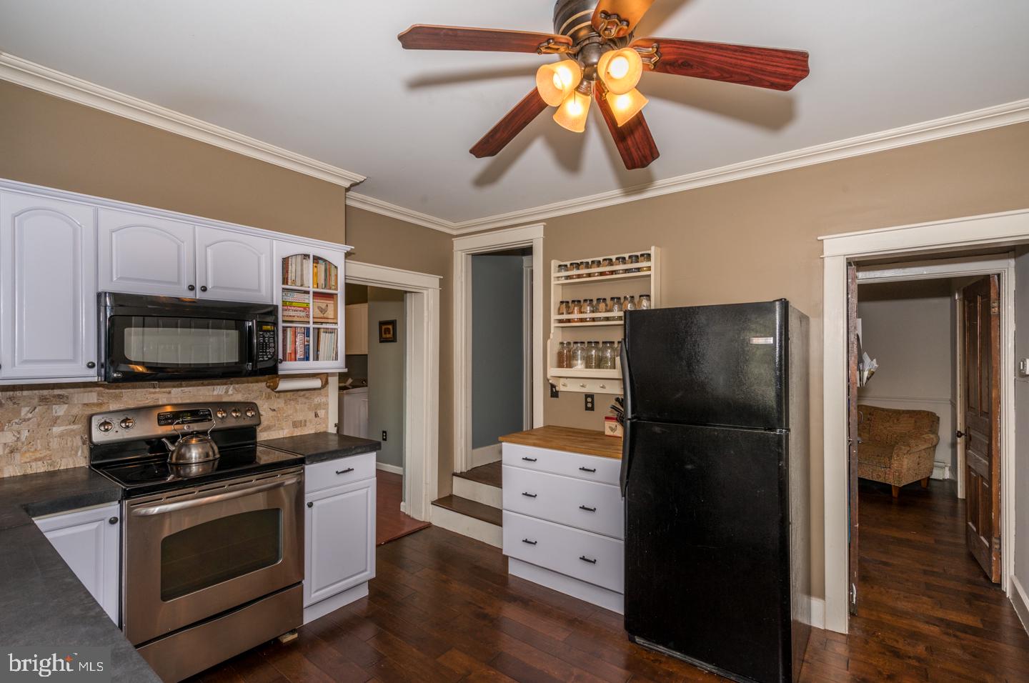 36 Bethany Road Ephrata, PA 17522 - Photo 15 of 30 Kitchen full view 2