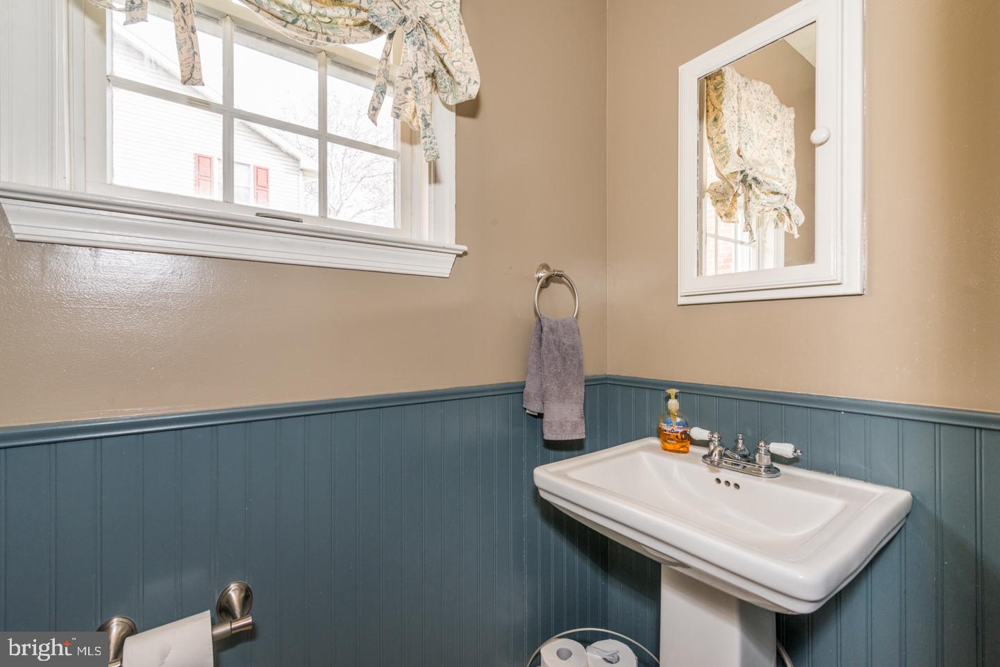 36 Bethany Road Ephrata, PA 17522 - Photo 19 of 30 1st Floor 1/2 Bath