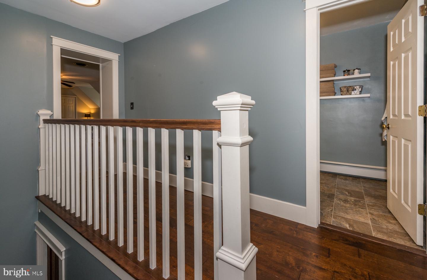 36 Bethany Road Ephrata, PA 17522 - Photo 20 of 30 2nd Floor Staircase Landing.
