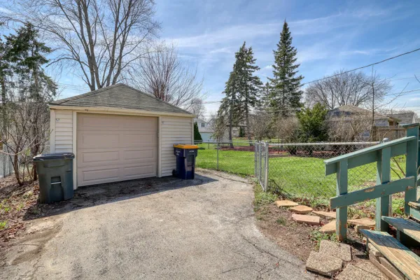 $250,000 | 8621 West Montana Avenue, West Allis, WI 53227