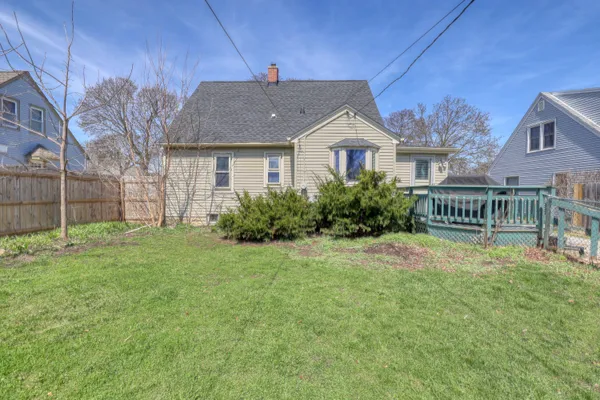 $250,000 | 8621 West Montana Avenue, West Allis, WI 53227