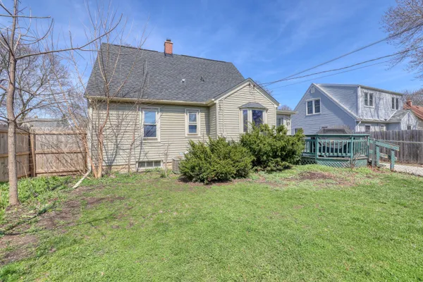 $250,000 | 8621 West Montana Avenue, West Allis, WI 53227