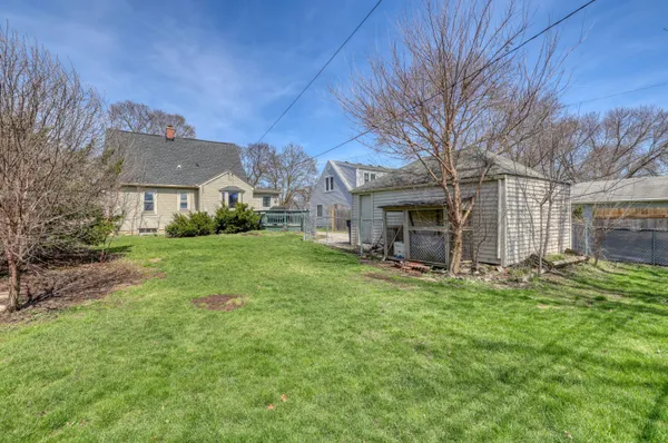 $250,000 | 8621 West Montana Avenue, West Allis, WI 53227