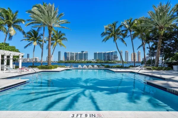 $3,300 | 3175 Northeast 184th Street, Unit 3103, Aventura, FL 33180