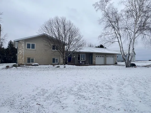 $460,000 | 77226 230th Street, Spring Valley, MN 55975