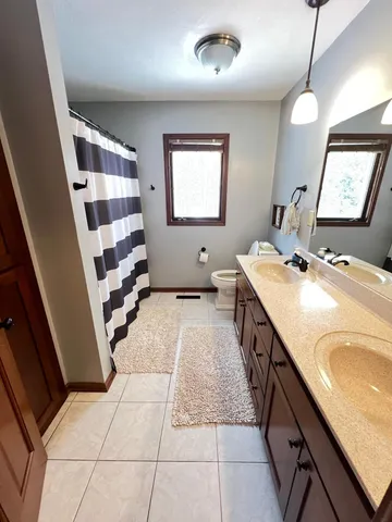 $460,000 | 77226 230th Street, Spring Valley, MN 55975