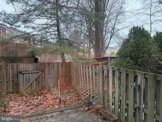 $2,700 | 11573 Sullnick Way, Gaithersburg, MD 20878