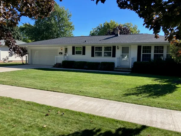 $279,900 | 1206 Vliet Street, Kewaunee, WI 54216