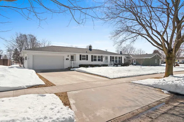 $279,900 | 1206 Vliet Street, Kewaunee, WI 54216