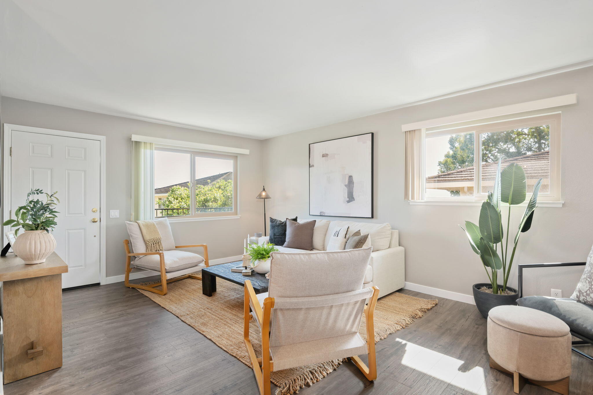 5915 Birch Street, Unit 4 Carpinteria, CA 93013 - Photo 2 of 18 Living Area