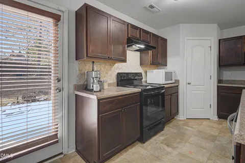 $289,900 | 506 Old Salem Drive, Spring Lake, NC 28390