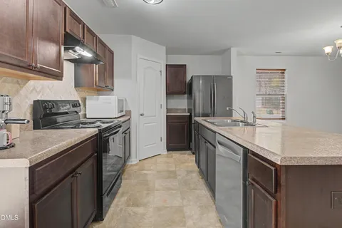 $289,900 | 506 Old Salem Drive, Spring Lake, NC 28390