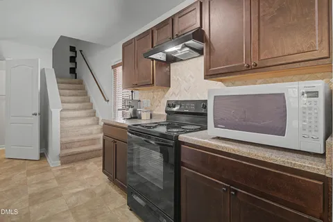 $289,900 | 506 Old Salem Drive, Spring Lake, NC 28390