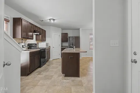 $289,900 | 506 Old Salem Drive, Spring Lake, NC 28390