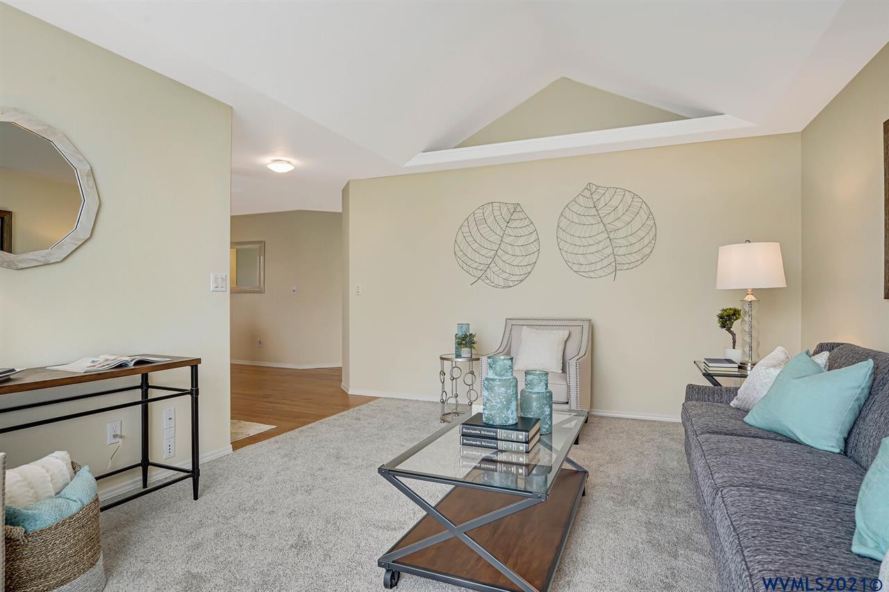 5005 Riley Court Southeast Salem, OR 97306 - Photo 8 of 40 Gallery Image 8
