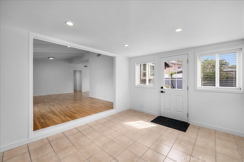 10802 Deshire Place Culver City, CA 90230 - Photo 20 of 50 a view of an empty room and window