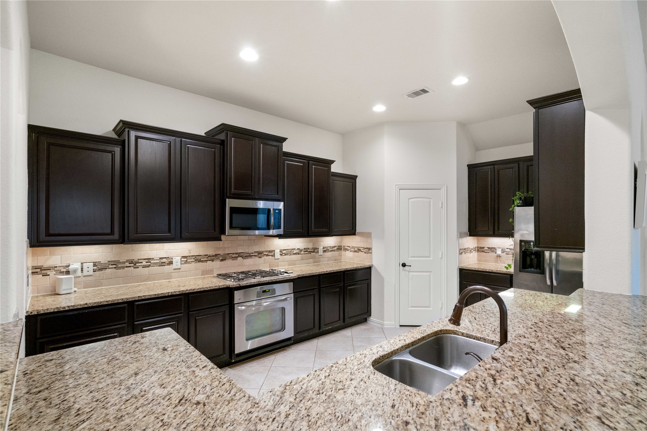 99 West Jagged Ridge Circle Spring, TX 77389 - Photo 11 of 30 Gallery Image 11