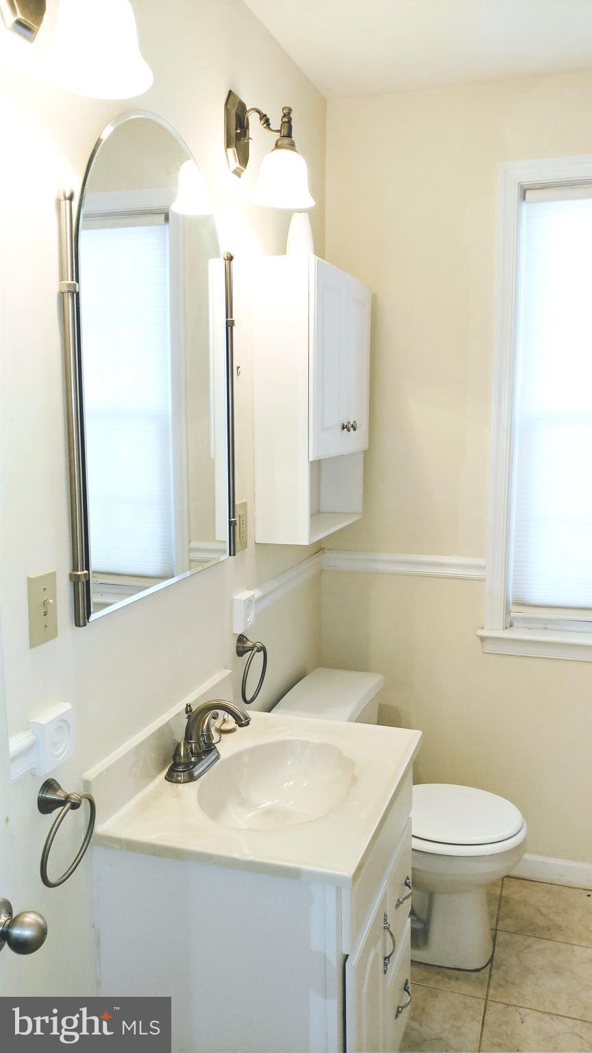 4007 Fallstaff Road Baltimore, MD 21215 - Photo 14 of 19 Bath