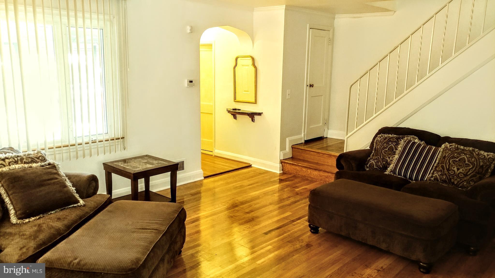 4007 Fallstaff Road Baltimore, MD 21215 - Photo 6 of 19 Living Room