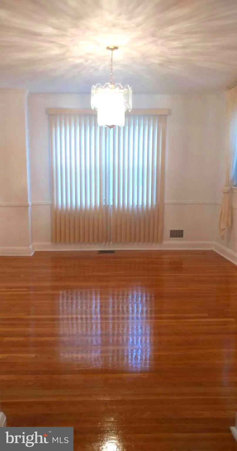 4007 Fallstaff Road Baltimore, MD 21215 - Photo 8 of 19 Dining Room