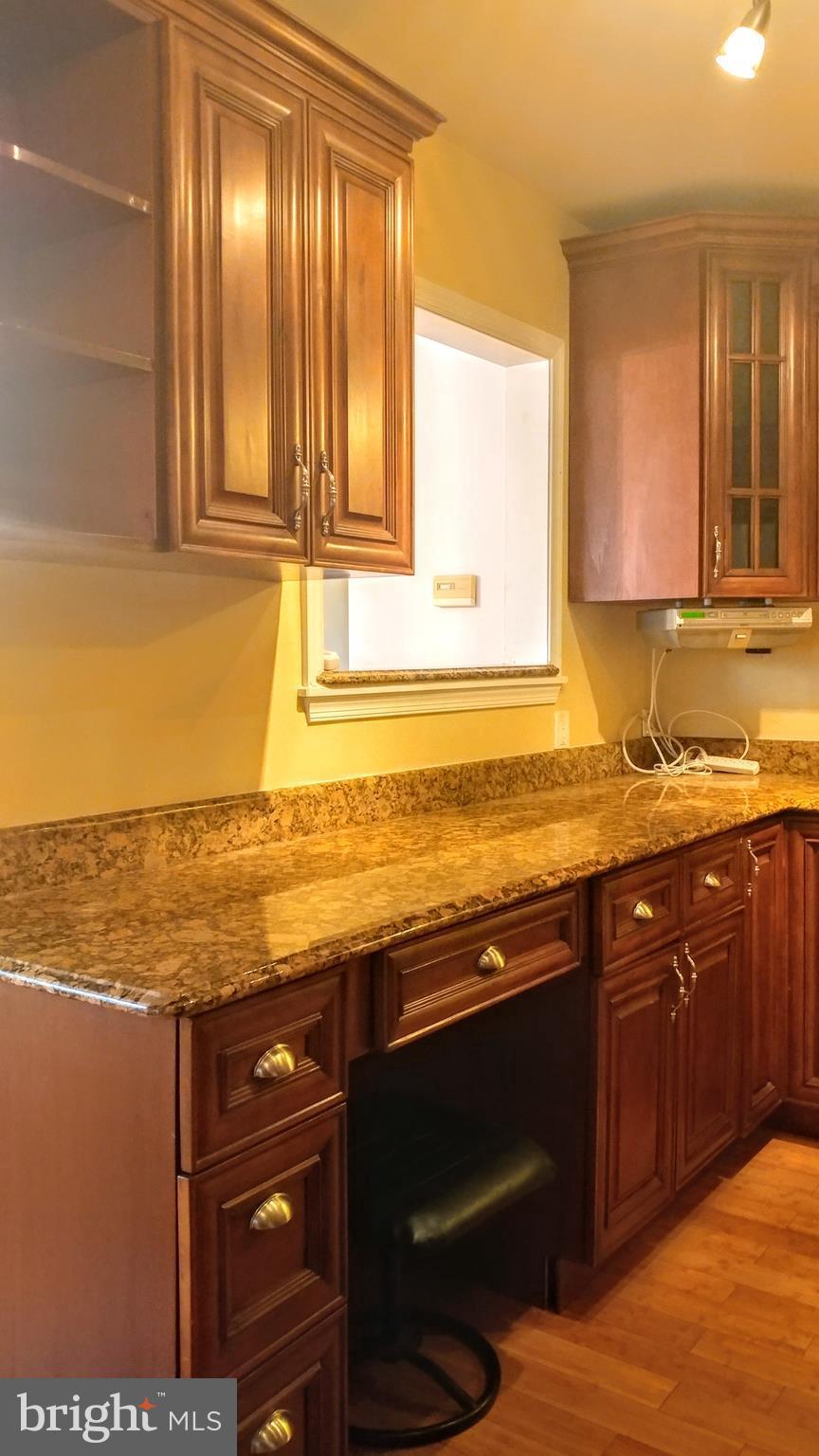 4007 Fallstaff Road Baltimore, MD 21215 - Photo 9 of 19 Kitchen
