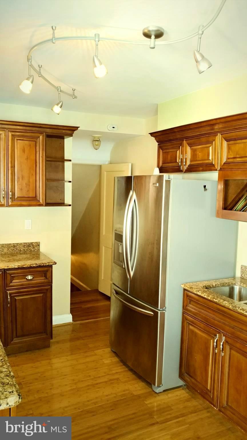 4007 Fallstaff Road Baltimore, MD 21215 - Photo 10 of 19 Kitchen