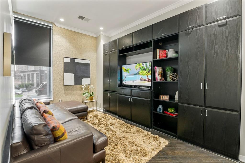 4545 Wornall Road, Unit LE4 Kansas City, MO 64111 - Photo 14 of 30