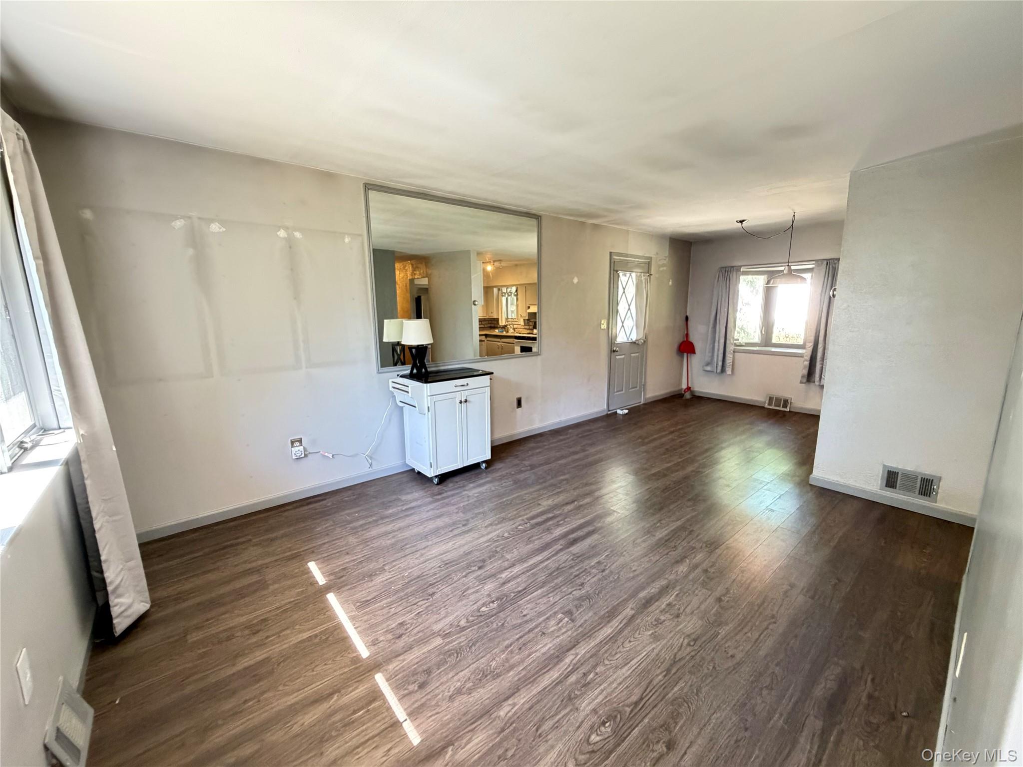 5 Robin Road Selden, NY 11784 - Photo 2 of 21