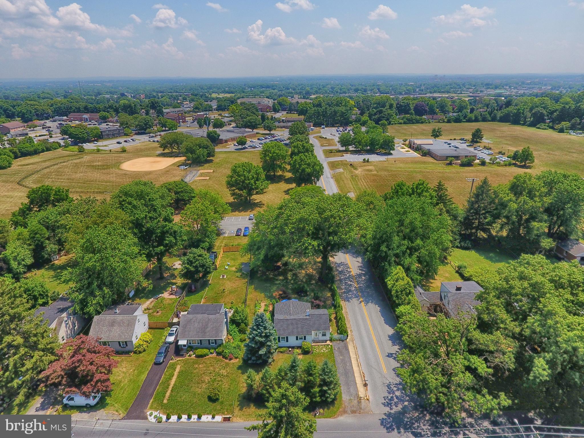 302 East Roseville Road Lancaster, PA 17601 - Photo 3 of 42 Gallery Image 3