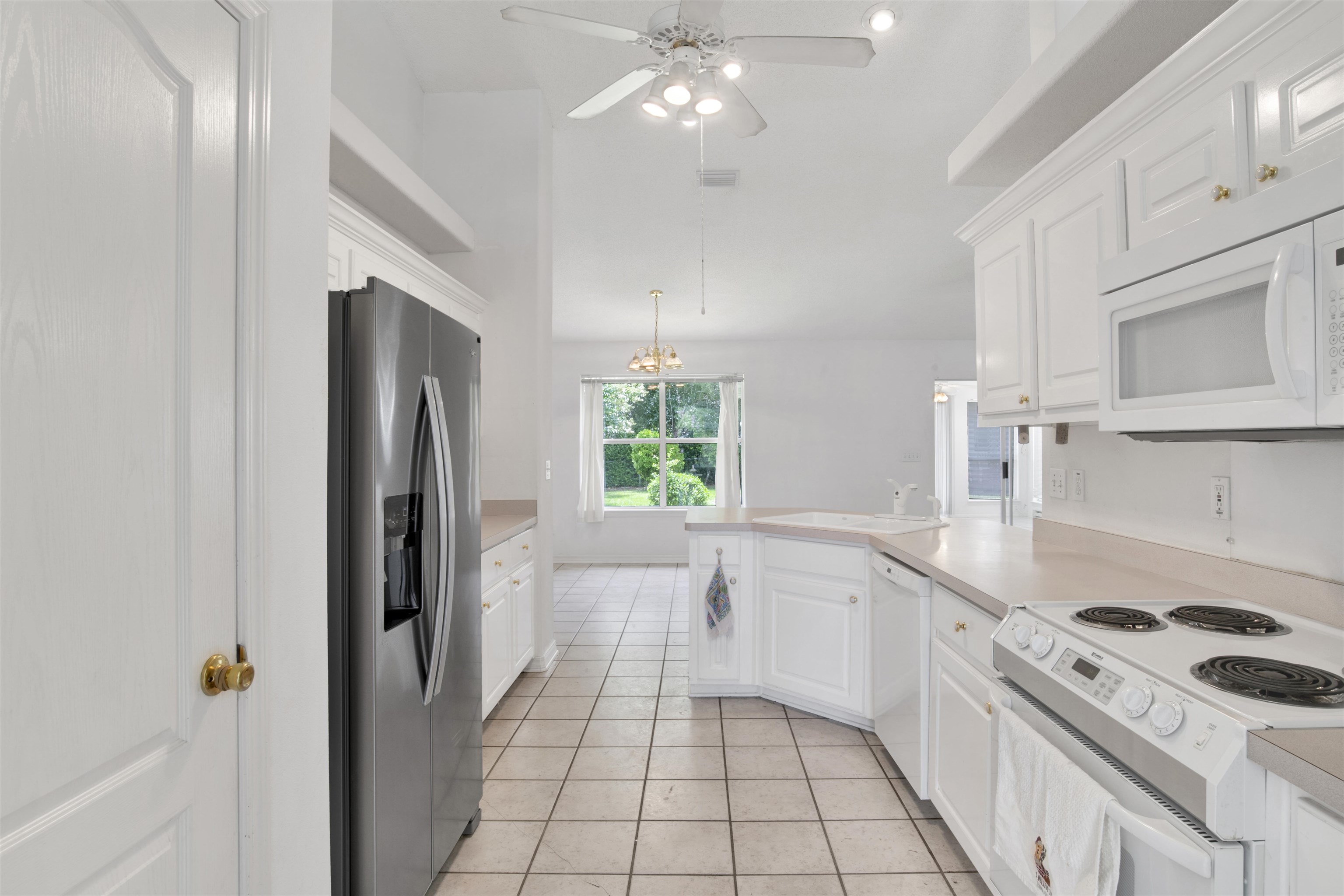 2572 Manuel Drive Lillian, AL 36549 - Photo 8 of 40 Kitchen