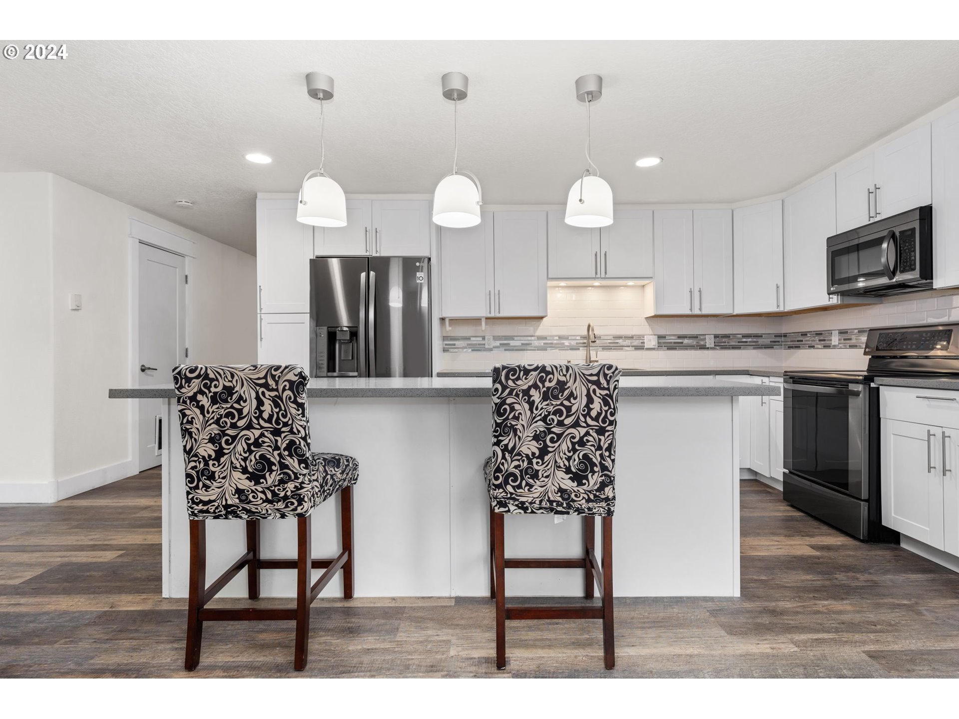 8690 Southwest Davies Road Beaverton, OR 97008 - Photo 10 of 26 Gallery Image 10