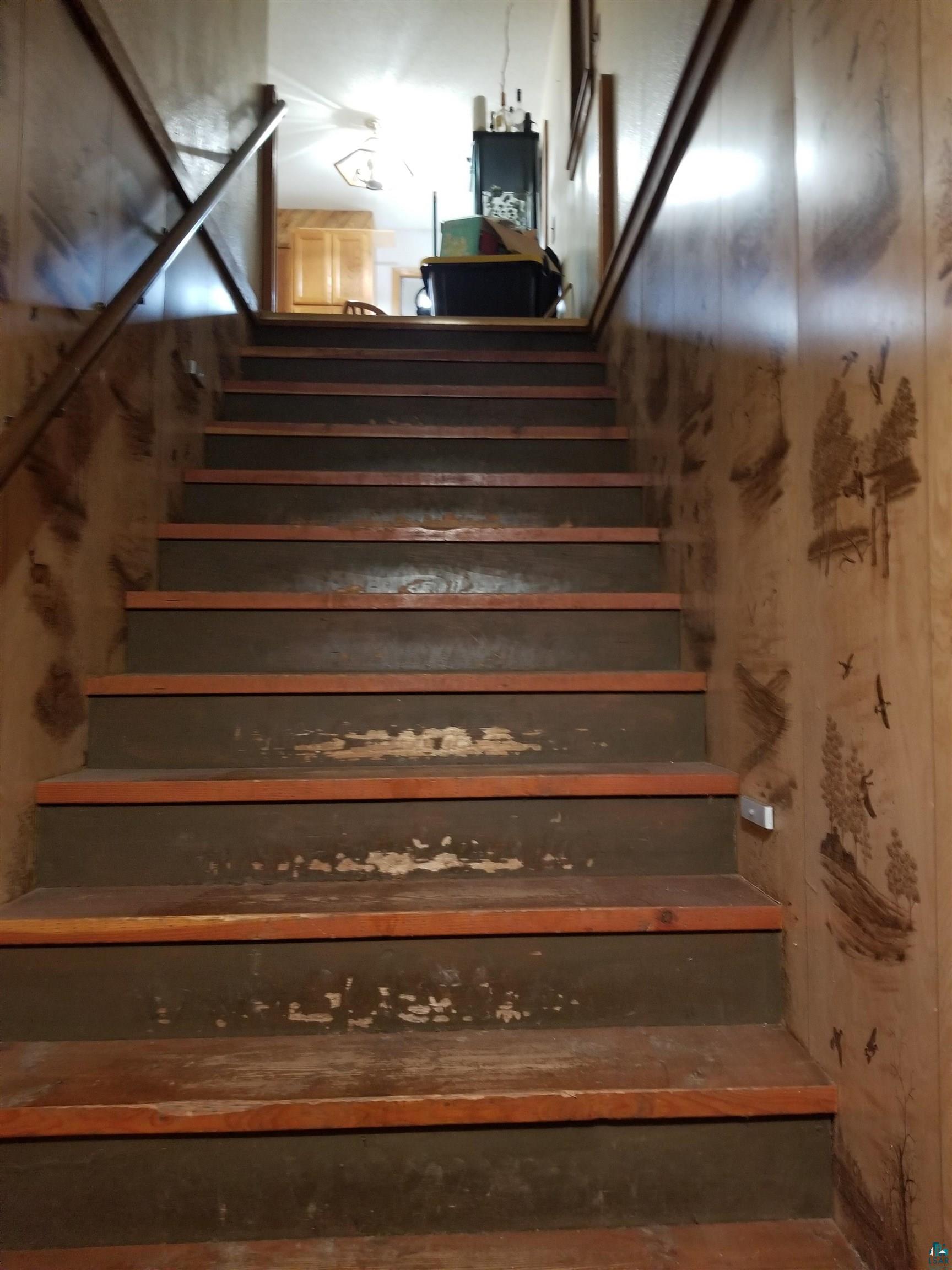6099 Jean Duluth Road Duluth, MN 55803 - Photo 23 of 35 View of stairway