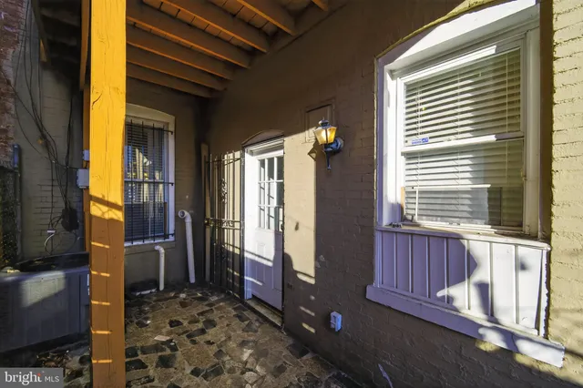 $815,000 | 1123 I Street Northeast, Washington, DC 20002