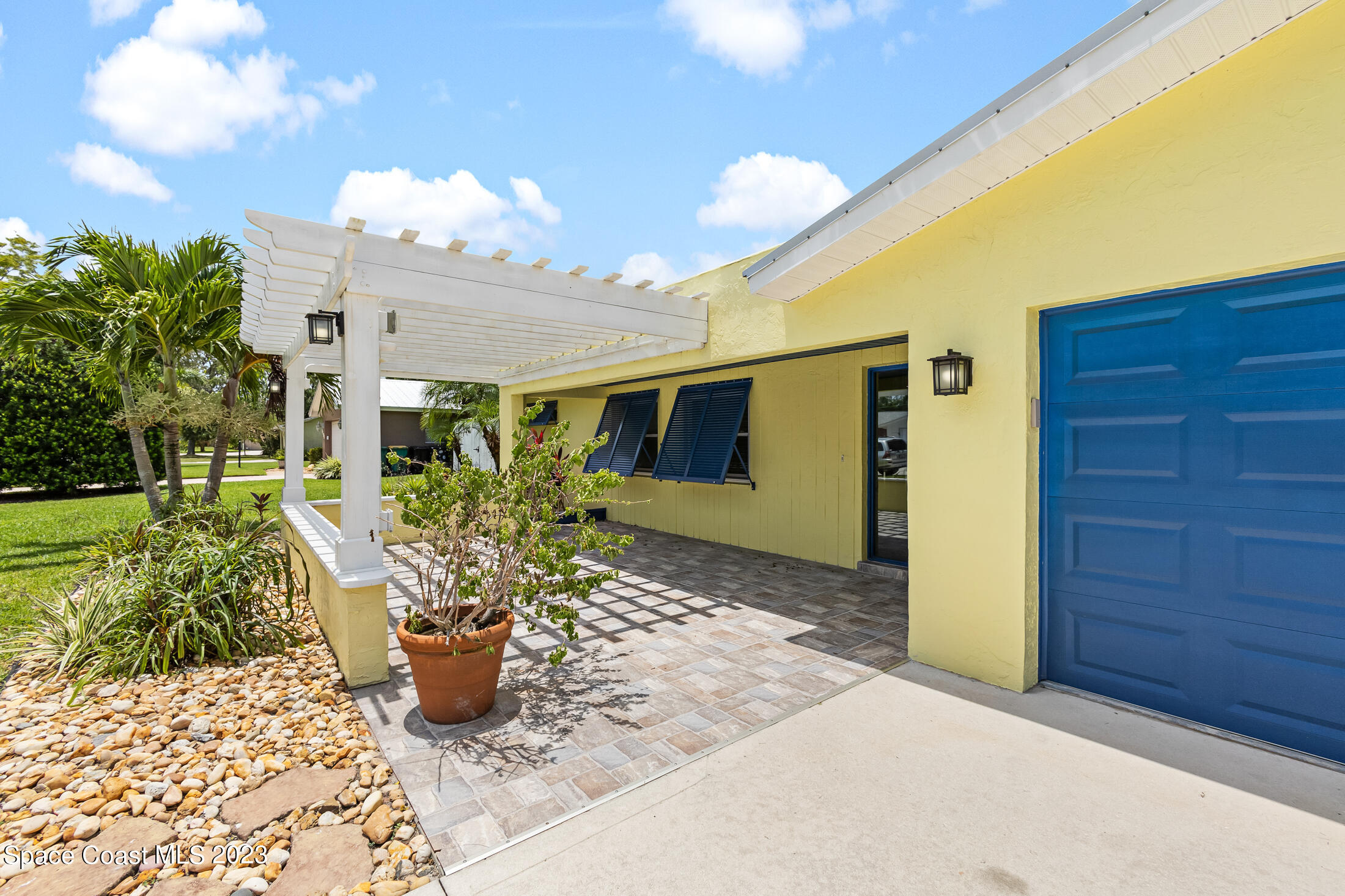 2518 Reed Avenue Melbourne, FL 32901 - Photo 4 of 34 Oversized Front Porch