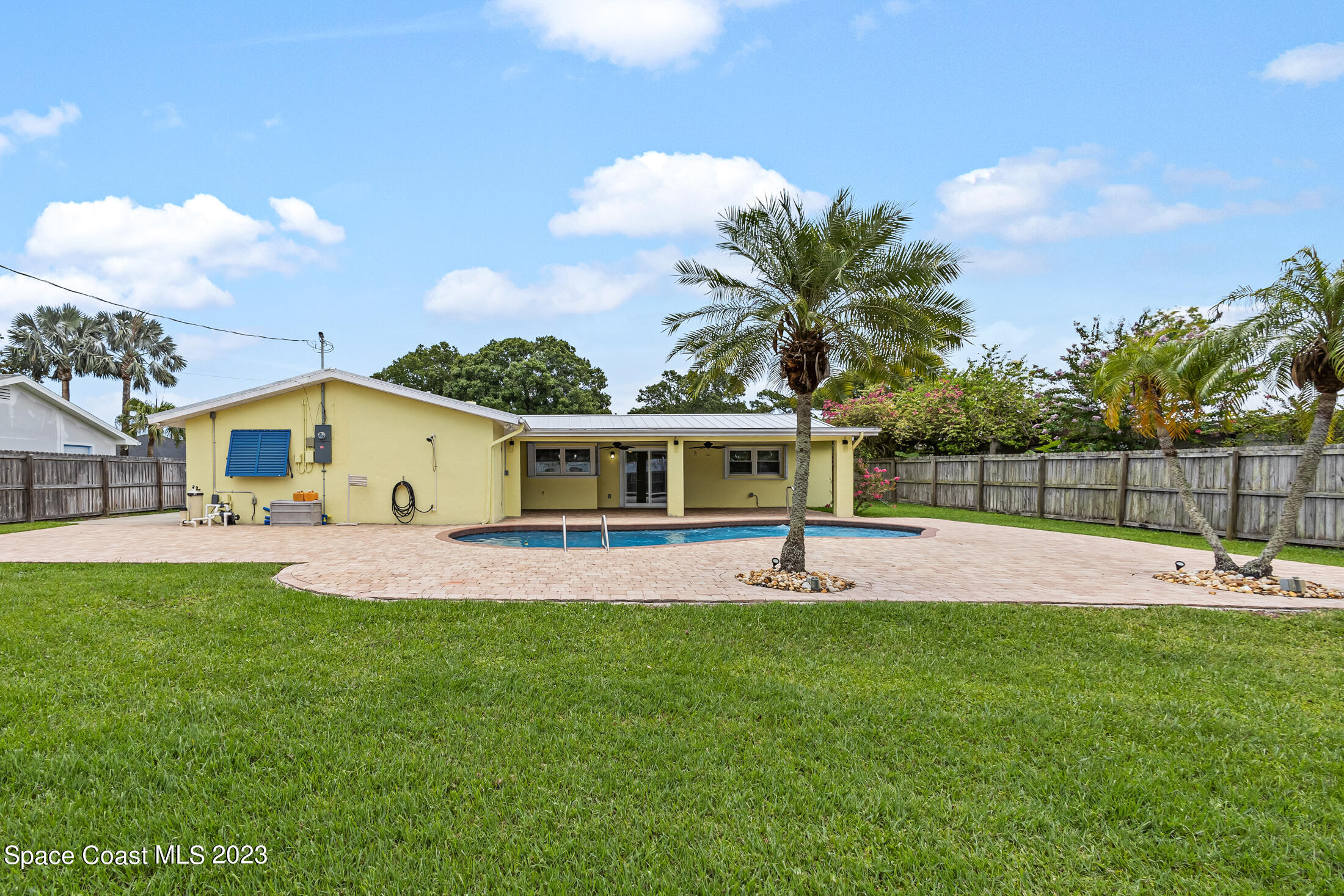 2518 Reed Avenue Melbourne, FL 32901 - Photo 5 of 34 Pool Side Oasis