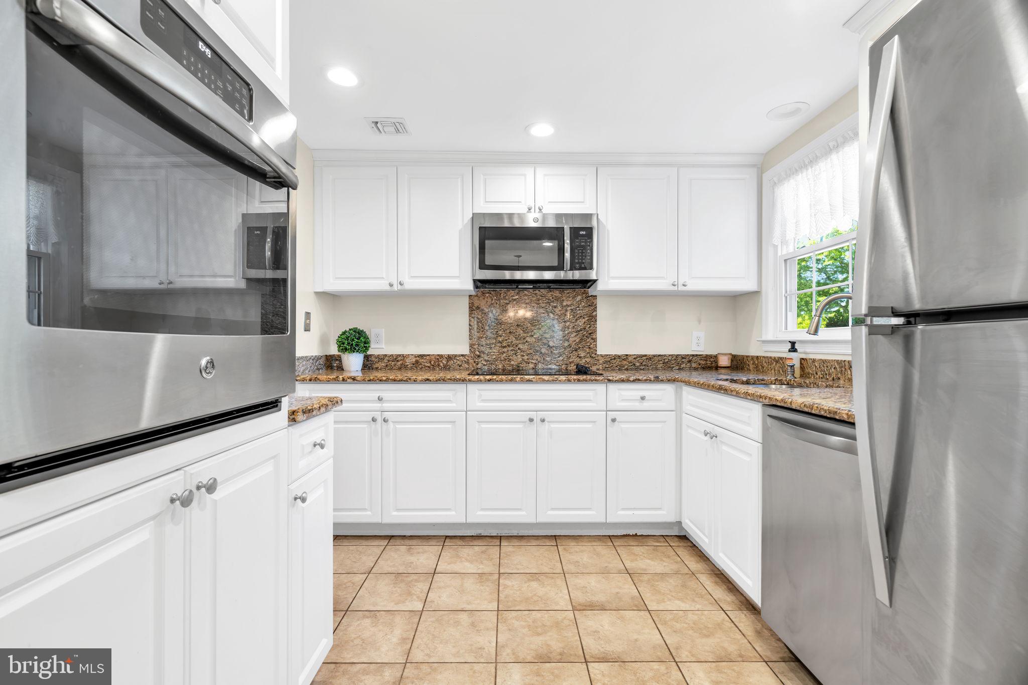 229 Old Nassau Road Monroe Township, NJ 08831 - Photo 15 of 30