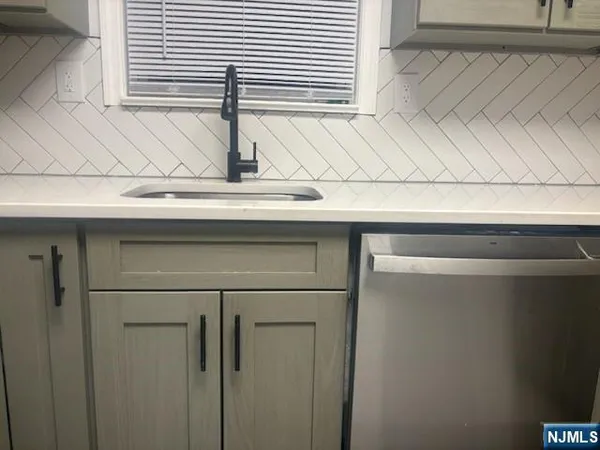 $2,600 | 20 Pine Street, Unit 1, Closter, NJ 07624