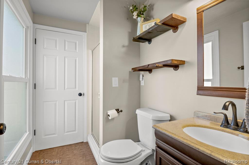 356 Terry Avenue Rochester, MI 48307 - Photo 18 of 33