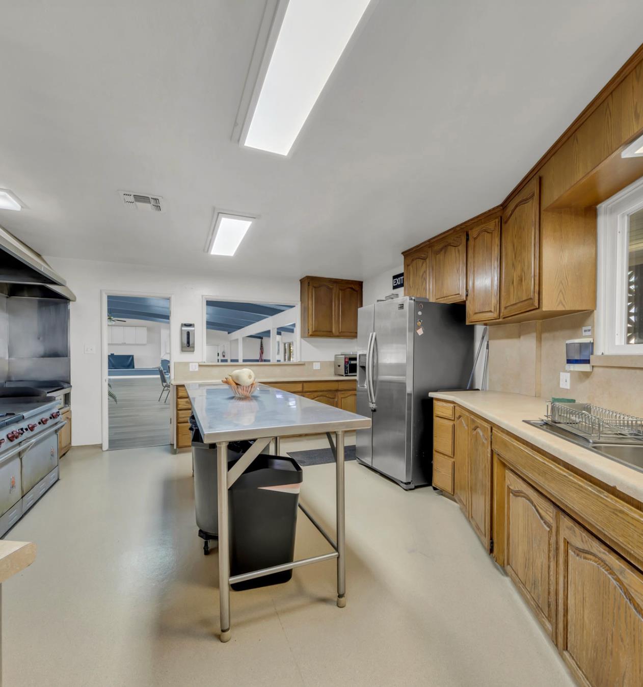 15 Golden Inn Way Rancho Cordova, CA 95670 - Photo 31 of 42 Community kitchen