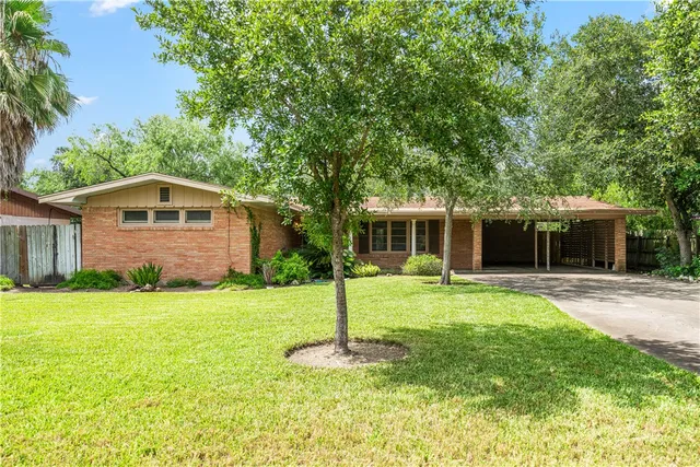 $245,000 | 1139 West Lee Avenue, Kingsville, TX 78363