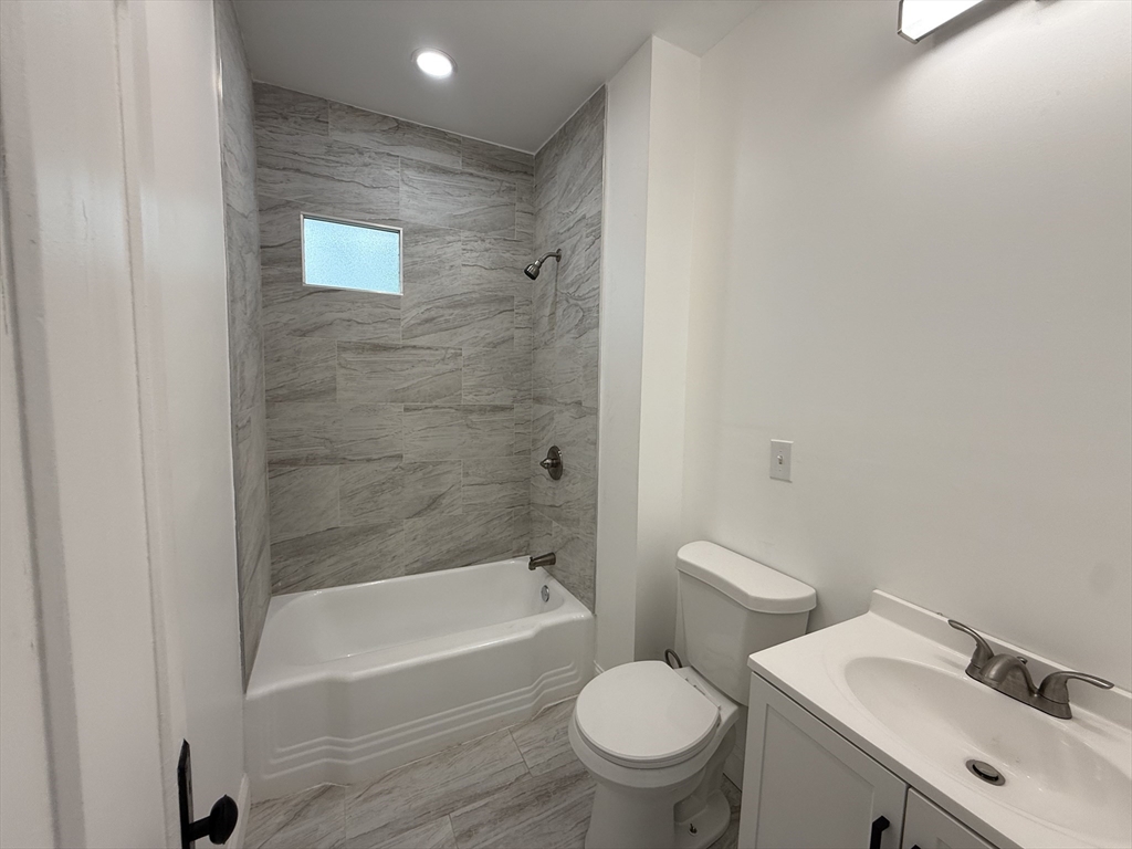 19 Reeves Street, Unit 2 Worcester, MA 01607 - Photo 8 of 8