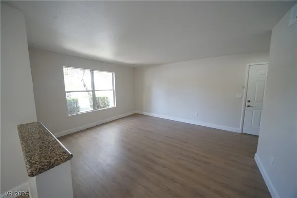 $1,740 | 5055 West Hacienda Avenue, Unit 1122, Las Vegas, NV 89118