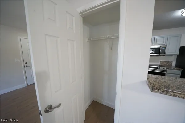 $1,740 | 5055 West Hacienda Avenue, Unit 1122, Las Vegas, NV 89118