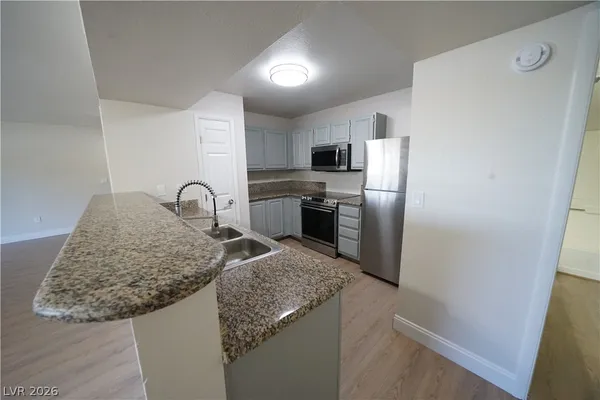 $1,740 | 5055 West Hacienda Avenue, Unit 1122, Las Vegas, NV 89118