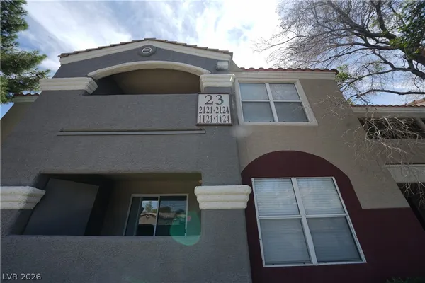 $1,740 | 5055 West Hacienda Avenue, Unit 1122, Las Vegas, NV 89118