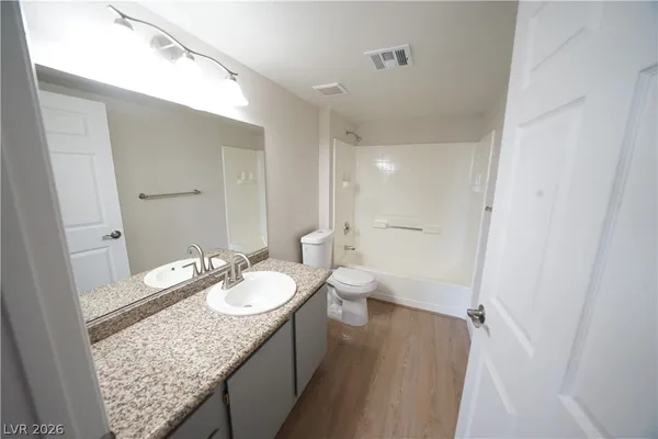 $1,740 | 5055 West Hacienda Avenue, Unit 1122, Las Vegas, NV 89118