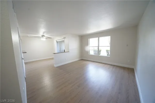 $1,740 | 5055 West Hacienda Avenue, Unit 1122, Las Vegas, NV 89118