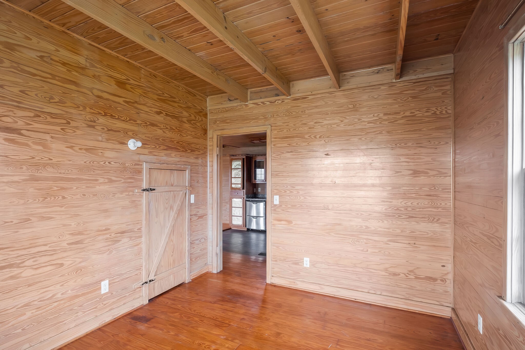 198 Treece Lane Waynesboro, TN 38485 - Photo 15 of 69 a view of a hallway with wooden floor