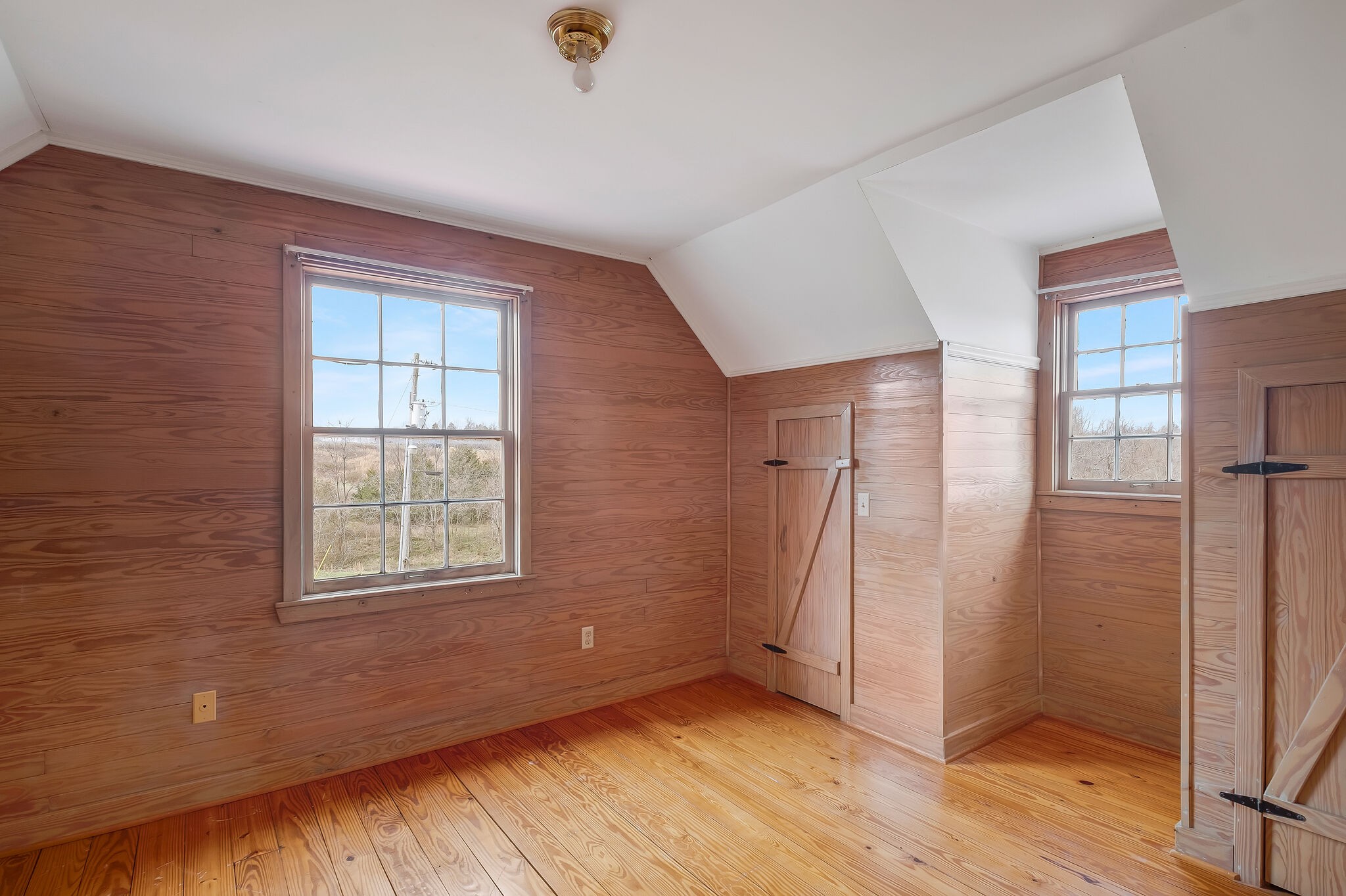 198 Treece Lane Waynesboro, TN 38485 - Photo 22 of 69 an empty room with wooden floor and a window